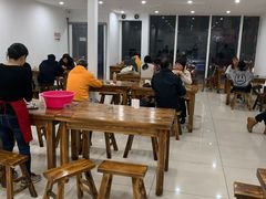 大堂-何记酿皮店(西流湾店)