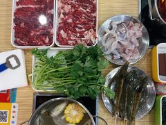 -杨老板·海鲜集市火锅·鲜切牛肉(中防万宝店)