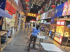 -泰龙城小吃街