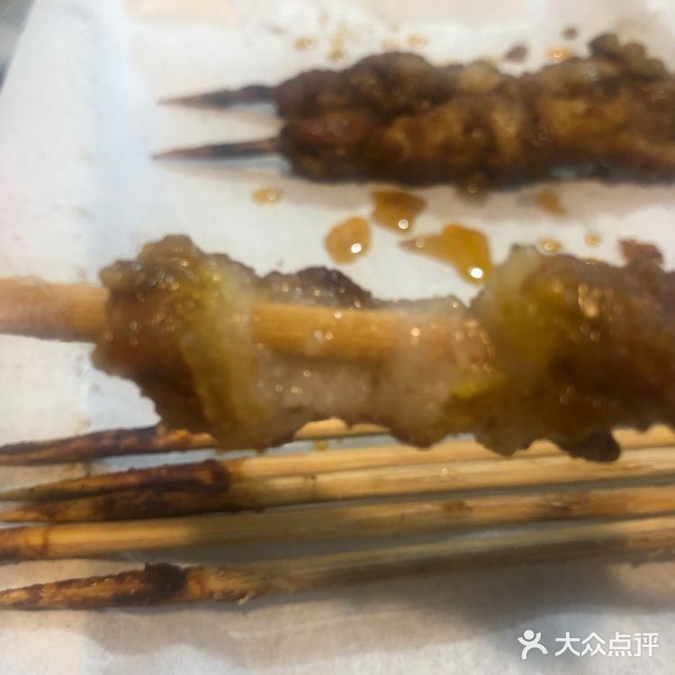 西区花园里的一家新疆烤羊肉，真心好吃