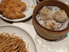 蟹粉汤包-松鹤面馆·古法焖肉面(观前店)
