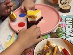 -水桶王国主题餐厅·聚会·生日派对·亲子活动·家庭套餐(亚龙湾希尔顿店)