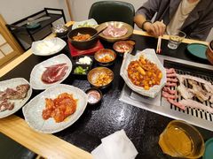-臻牛烤肉