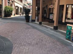 -王府井奥莱临潼小镇(临潼店)