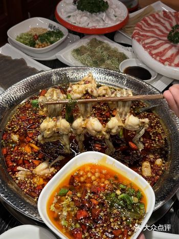 开业第一天就排队的鱼火锅！！果然味道不一般…