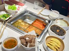 -海底捞火锅(世界城广场店)
