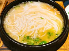 蒙自过桥米线-麦麦山云南菜(复地活力城店)