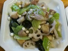 -云河农家乐饭店(福禄缘树山店)