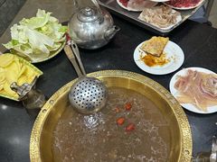 -周老三跷脚牛肉·全牛火锅(非遗传承店)