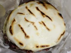 腊牛肉夹馍-杨天玉腊牛羊肉店
