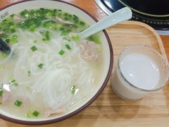 -老何家后安粉·糟粕醋海鲜火锅(三亚湾椰梦长廊店)