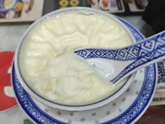 -广信牛奶甜品世家(台东店)