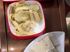 -洪氏嗨捞·广东猪肚鸡·椰子鸡火锅(西咸万象城店)