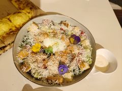 鸡胸肉温泉蛋凯撒沙拉-秀儿家の小确幸花园西餐厅