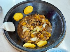 -粘豆包柴火铁锅炖