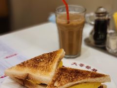 白猪仔餐肉蛋三文治-大哥餐厅(西城花园店)