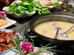 -大匠工房古船木艺术餐厅·猪肚鸡专门店(长白仙岛店)