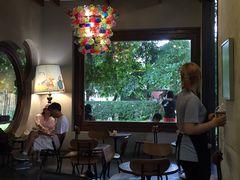 -莓园冰淇淋店