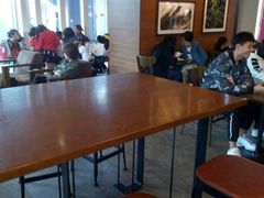 大堂-星巴克臻选(深圳龙华红山天虹店)
