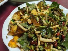 皮蛋拌折耳根-段氏永平黄焖鸡