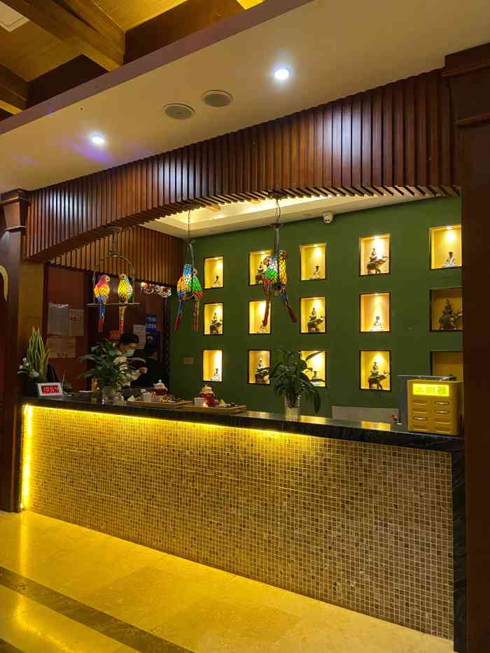 君悦富侨(金星大厦旗舰店)-"挺好的 又划算 服务好 小吃也好吃 .