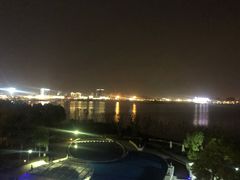 -上海滴水湖皇冠假日酒店
