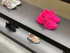 -BALENCIAGA(恒隆广场店)