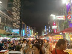 -六合夜市