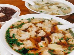 红汤鲜肉小馄饨-吴家馄饨