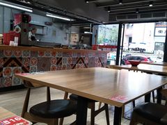 大堂-牛吃草牛杂面(天一店)