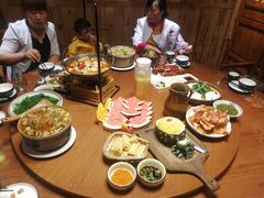 -老滇山寨•云南特色菜•地方菜•民族风情歌舞表演(金碧店)