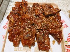-小董哥烤串·爆汁大油边(故宫店)