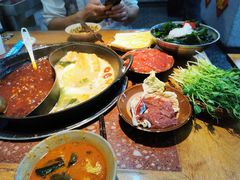 -赵美丽·重庆社区火锅·直营店(火车东站·中豪国际店)