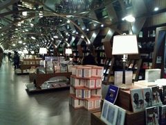 -钟书阁(松江泰晤士小镇店)