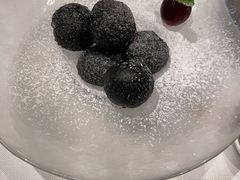 黑松露麻球-三号黄浦会Canton Table