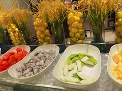 -广州万富希尔顿酒店·感趣自助餐厅·金秋蟹宴生蚝海鲜刺身