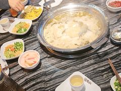 -老船舫·现做活鲜鱼馆(东郊记忆店)