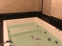 -三亚湾海居铂尔曼度假酒店