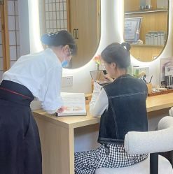 -宥莉·ULLY 痘敏肌•科技皮肤管理中心