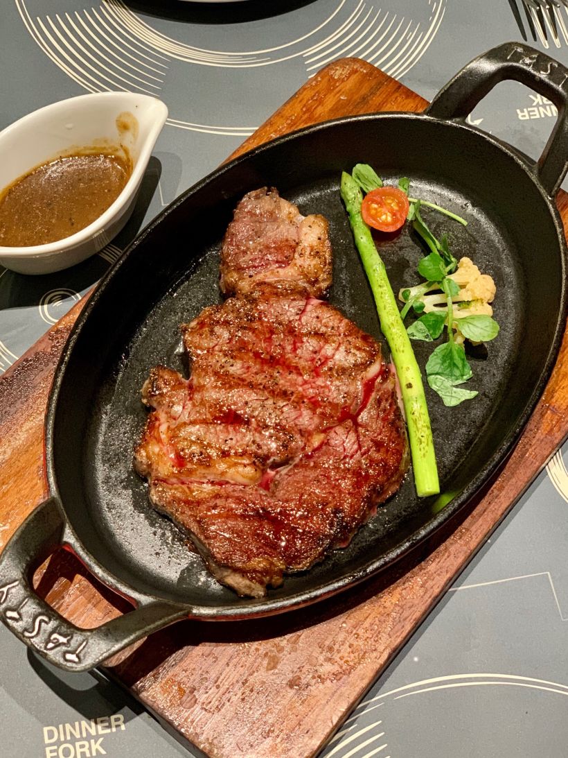 【集徽章】在西堤的生日圣诞牛排晚餐