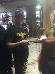 -马克男发时尚店
