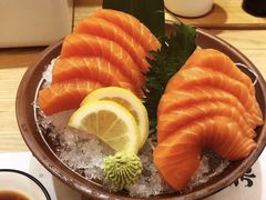 三文鱼刺身-小句号·精致料理(江南环球港店)