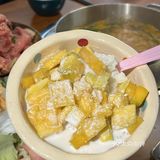 云南人自己喜欢得酸汤火锅，斗南附近最具特色得