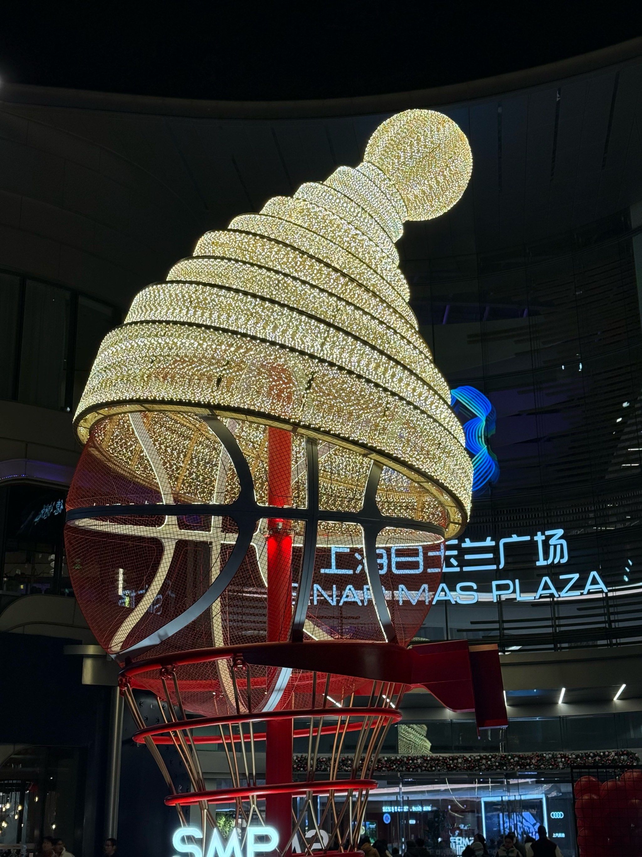 白玉兰广场的圣诞浓度100%