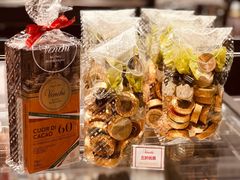 -VENCHI 闻绮(上海佛罗伦萨小镇店)