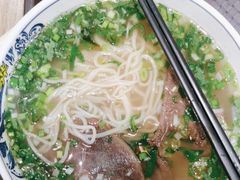 招牌骨汤牛肉面-西部马华清真兰州牛肉面·烧烤夜市(三里河店)