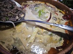 -洱火云南酸菜牛肉火锅(石景山当代商城店)