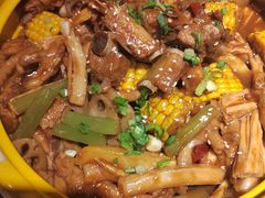 -多嘴超级肉蟹煲(杉杉国潮主题店)