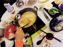 -鲜入围煮花胶鸡海鲜火锅