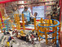 -Hamleys哈姆雷斯(东方福来德店)